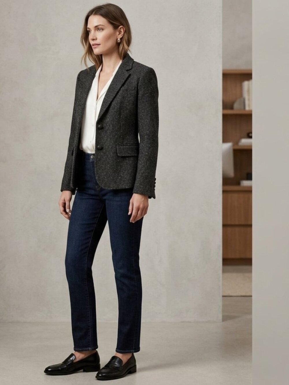 Tailored Banana Republic Dark Charcoal Herringbone Wool-Blend Blazer, Size 10